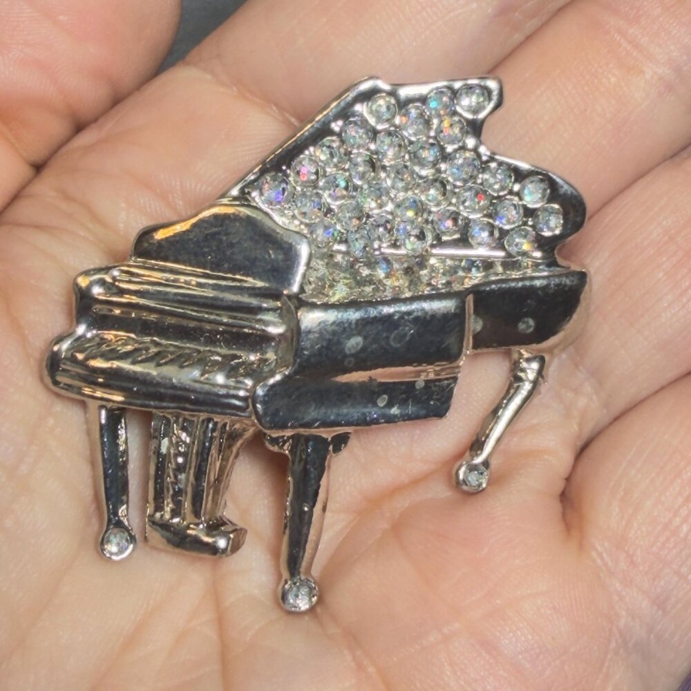 Vintage Piano Brooch Rhinestone Grand Piano Music Pin Silver Tone 2”
